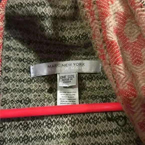 Marc New York Andrew Marc Vest Wrap - Picture 2 of 5